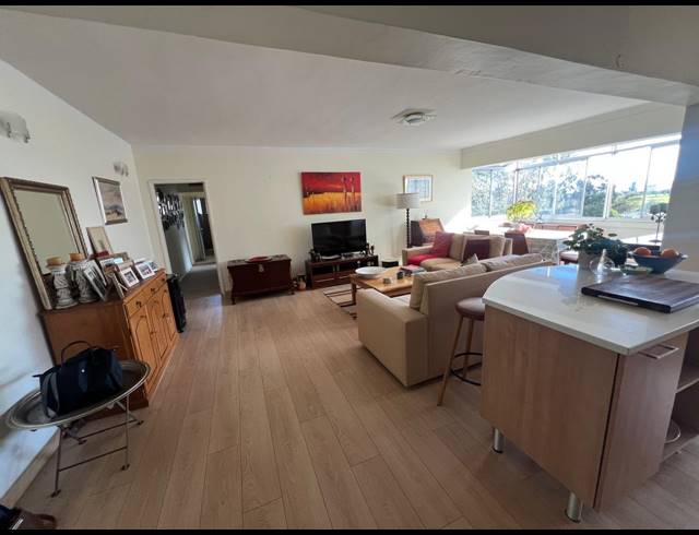 2 BEDROOM APARTMENT TO LET IN MOUILLE POINT